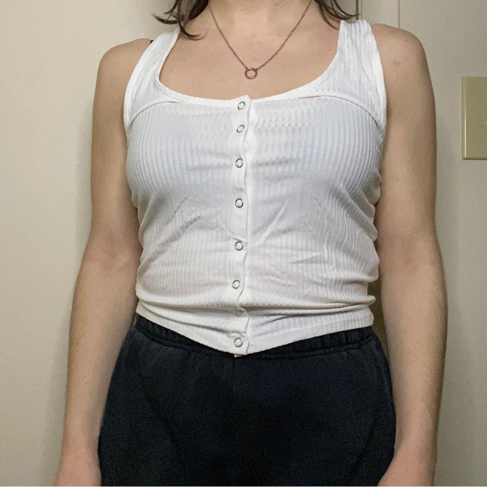 FOREVER 21 White Round Neck Button Down Tank